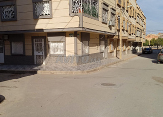 شقة للإيجار 100 متر مربع واجهتين في وجدة