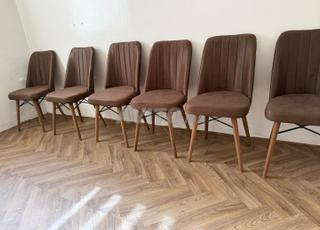 كراسي عصرية بتصميم أنيق وجودة عالية