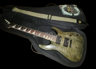 مجموعة غيتار Jackson JS32TQ و Roland Cube GX40