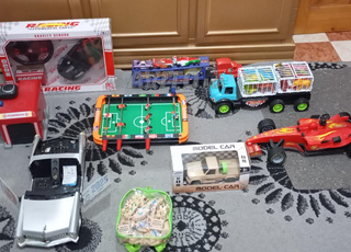 ألعاب للبيع