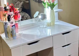 Coiffeuse avec miroir