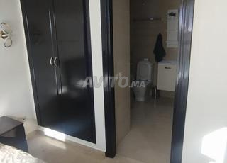 في كاليفورنيا شقة مفروشة للإيجار