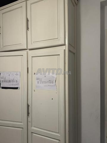 خزانة للملابس