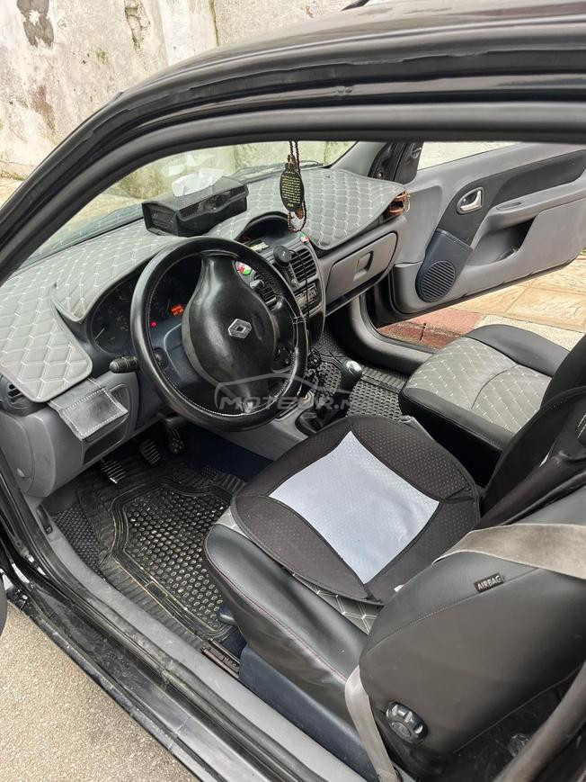 Renault Clio Diesel Manuelle 2000 à Tanger