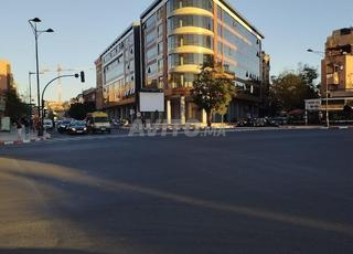 مكتب بمساحة 82 متر مربع للإيجار في كيليز مراكش