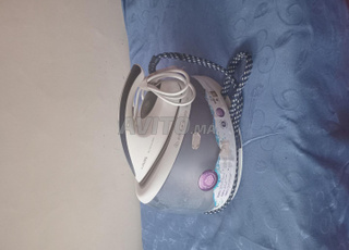 مكواة بخار بحالة جيدة جدا