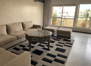 Bel appartement meublé avec terrasse racine