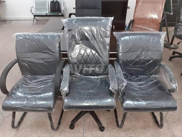 pack chaise en similicuir disponible en stock