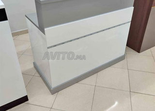 Bureau d'accueil professionnel Comptoir d’accueil