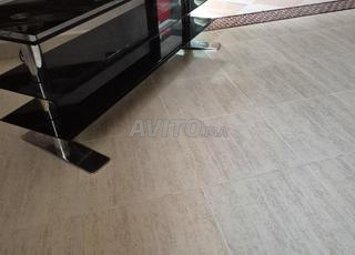 طاولة تلفزيون للبيع