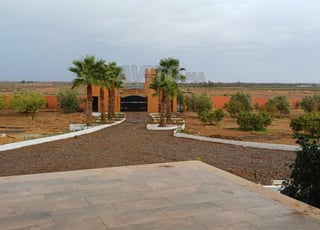 Villa 5 suites sur 1 ha avec piscine