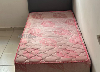 Lit à vendre avec matelas