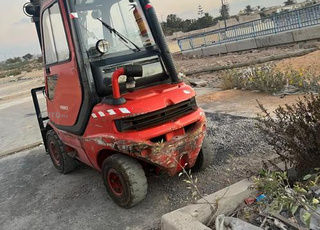 أعرض للبيع رافعة شوكية 2.5 طن