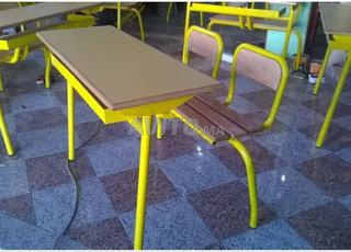 Table individuelle avec plateau en bois