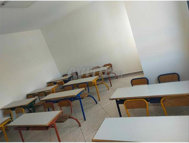 Table individuelle avec plateau en bois - 2