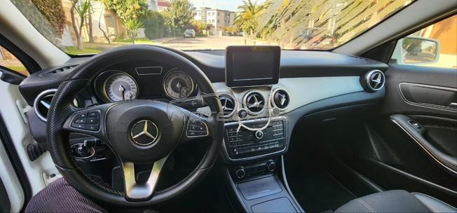 Mercedes benz GLA 