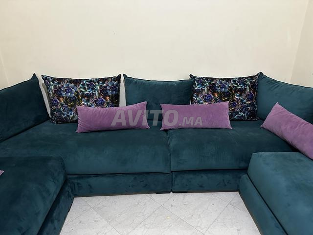 صالون للبيع