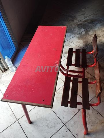 طاولات مدرسية مستعملة للبيع