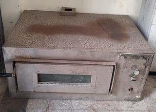 Four à pizza فرن البيتزا