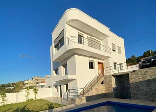 Villa à vendre à Diki avec vue panoramique