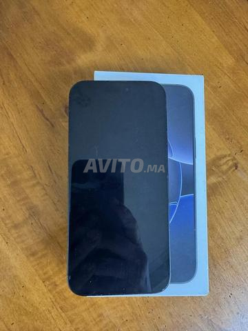 Iphone 16 pro max acheté 06/2025 - 2