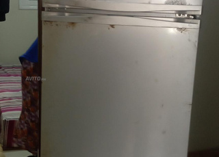 Réfrigérateur et micro-ondes