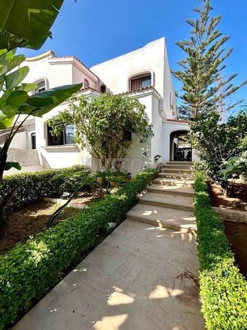 فيلا فاخرة للإيجار عين الدياب - 2