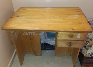 bureau en bois rouge à vendre