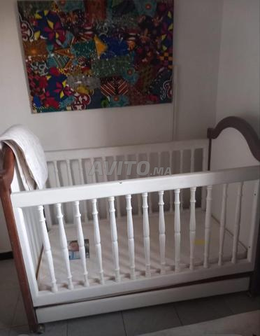 سرير للأطفال