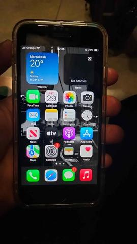 iPhone SE 2020 64 GB (82🔋) لم يفتح أبدا وجديد