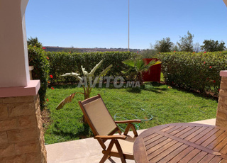 Appartement en rez-de-chaussée avec terrasse privée équipée