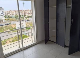 شقة في إقامة الورد 80م