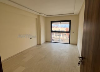 STUDIO NEUF À VENDRE À LHIVERNAGE