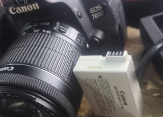 Canon EOS 700 D avec Microphone RODE