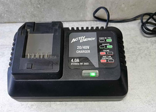 Chargeur batterie 20v-40v