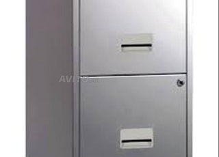 أثاث معدني للمؤسسات