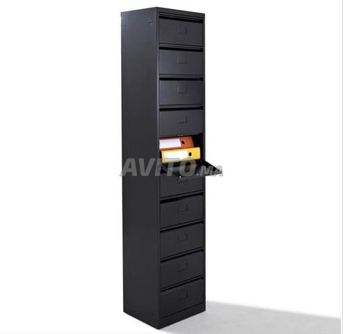 Clapet armoire pour le rangement de bureau 