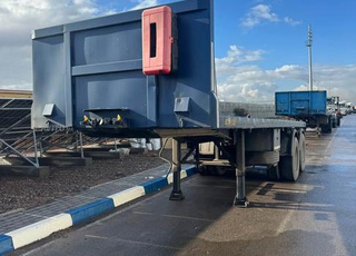 نصف مقطورة مسطحة