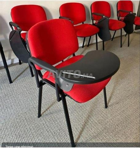 Chaise avec écritoire pour salle de cours