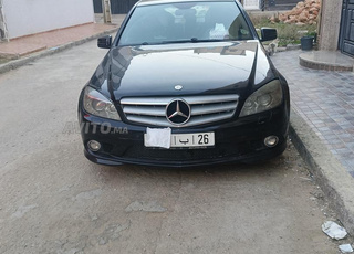 Mercedes 220 pack AMG Diesel 2010 à Rabat