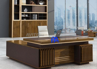 Bureau pour ordinateur – Compact et fonctionnel