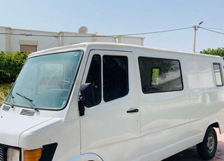 Mercedes-Benz 207D Diesel Manuelle 1983 à Safi