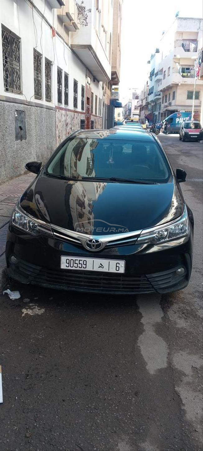 Toyota Corolla 2017 li chari mare7ba 