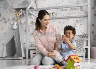 مربية وأخصائية تنظيف ذات خبرة