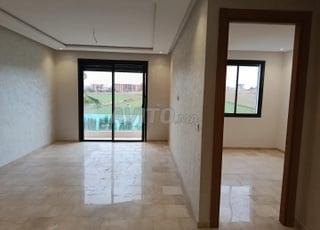 Vite studio à les collines vide pour location