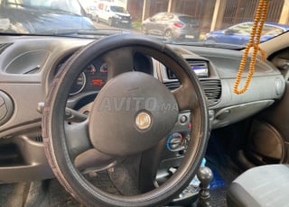 Fiat Punto Essence Manuelle 2011 à Tanger