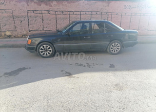 Mercedes-Benz 250 Diesel Automatique 1992 à Settat