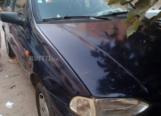Voiture propre pour ceux qui veulent la conduire.