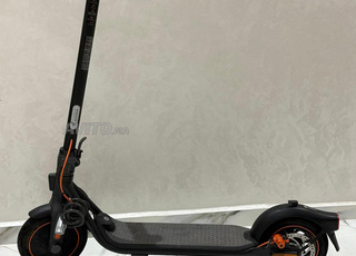 سكوتر كهربائي ناينبوت