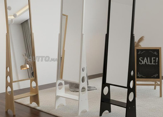 Réduction exceptionnelle - Miroir long mobile et raffiné